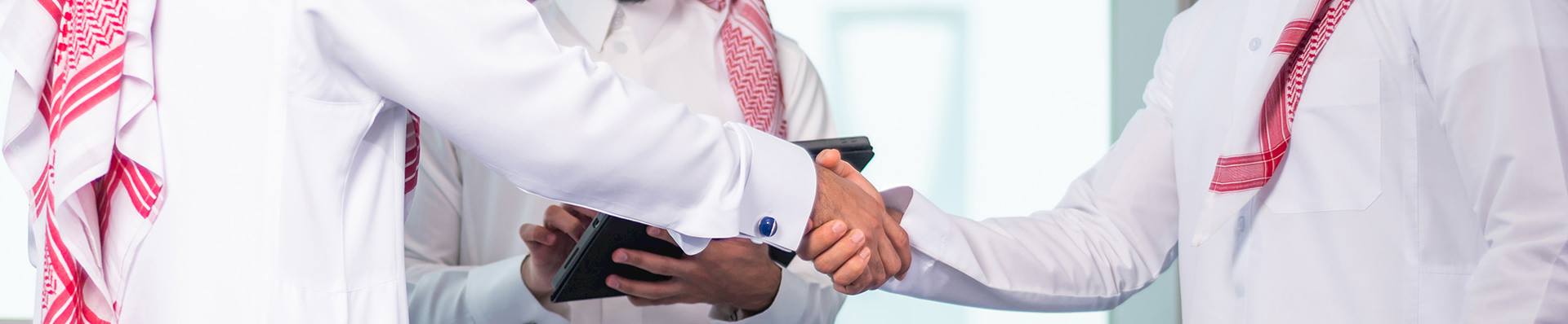 المسارات الإحترافية لإدارة المشاريع والشركات باستخدام الذكاء الاصطناعي
